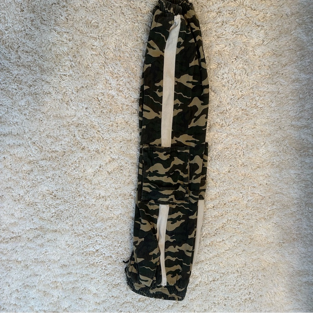 Camo Cargo Pants (Jogger) - Picture 3 of 3